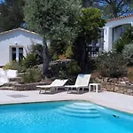 Villas-piscine Les Mimosas * Fréjus