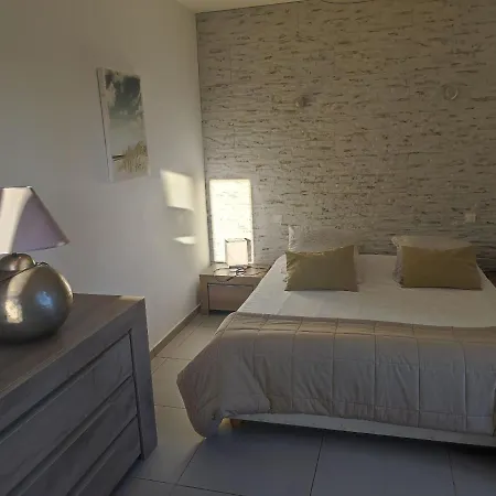 Villas-piscine Les Mimosas Appartement *