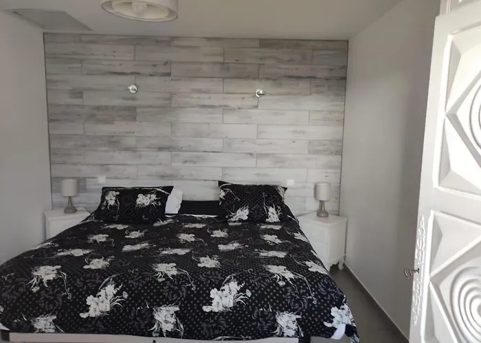 Villas-piscine Les Mimosas * Fréjus